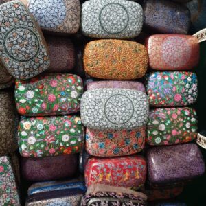 Exquisite Papier-Mâché Box (7×4 Inches)