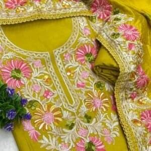 Elegant 3-Piece Kashmiri Ari Work Suit #4